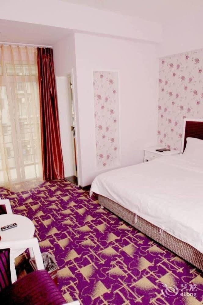 Chengdu Lilac Hotel Fei Cheng Branch Exteriér fotografie